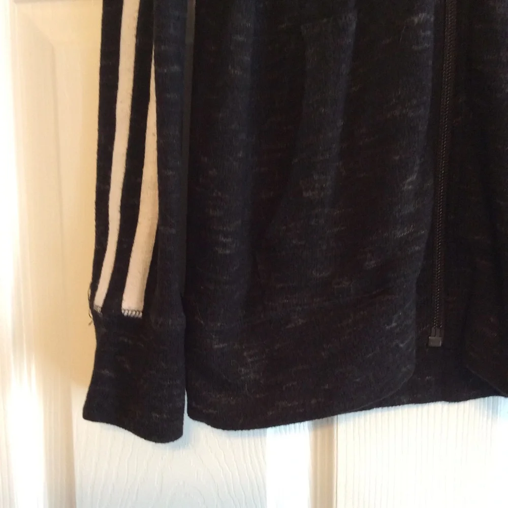Old Navy black textured plush Blackjack zipper front lightweight girl’s L 10/12